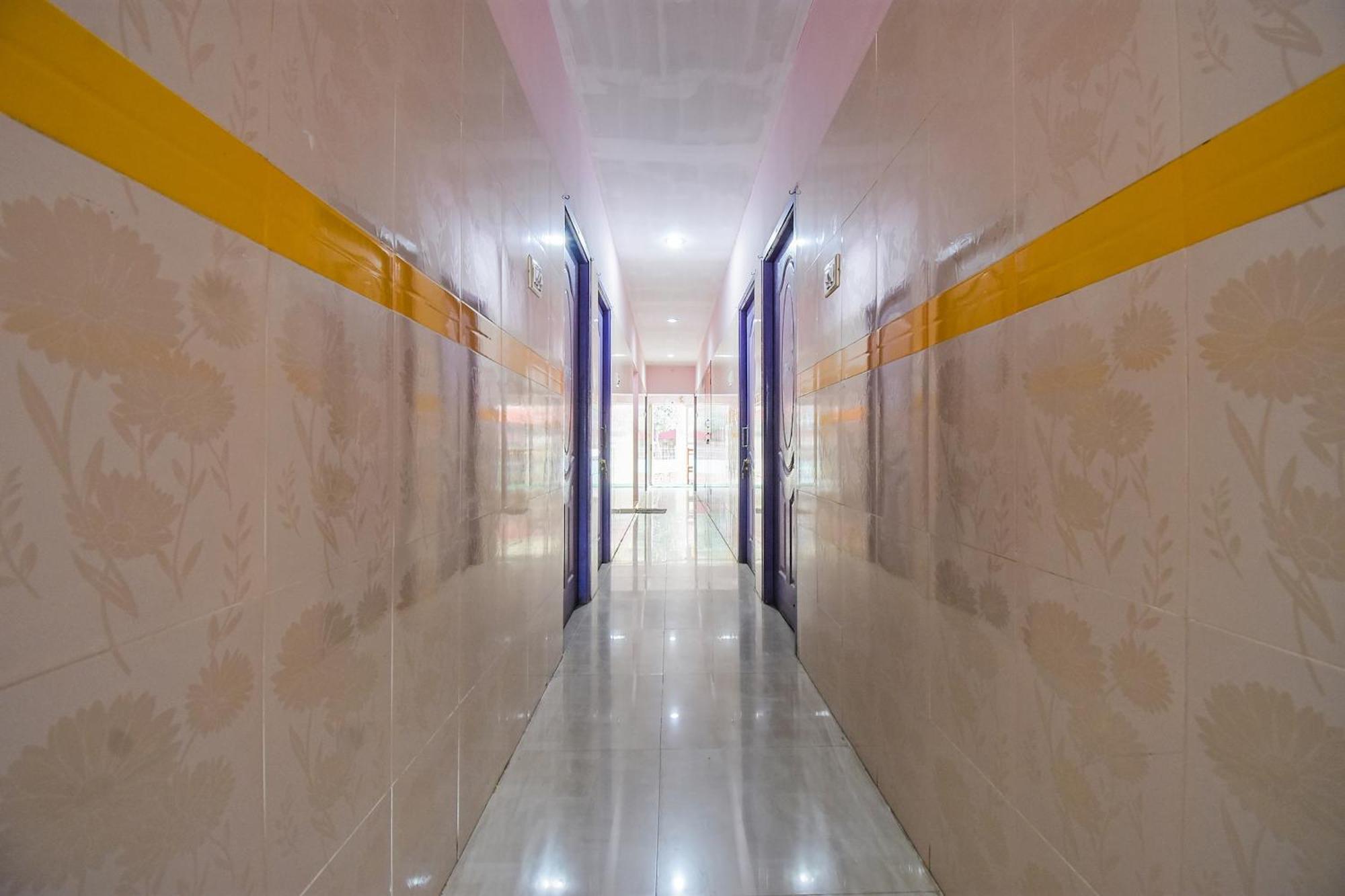 Hotel O K.S.Lodge Tribhuvanam Luaran gambar