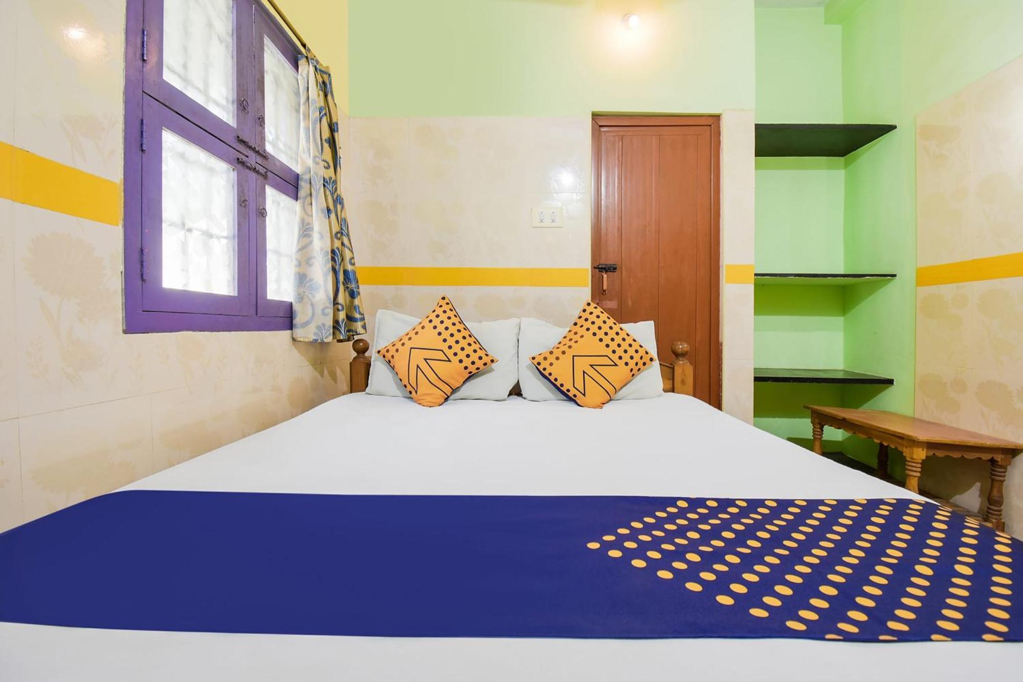 Hotel O K.S.Lodge Tribhuvanam Luaran gambar