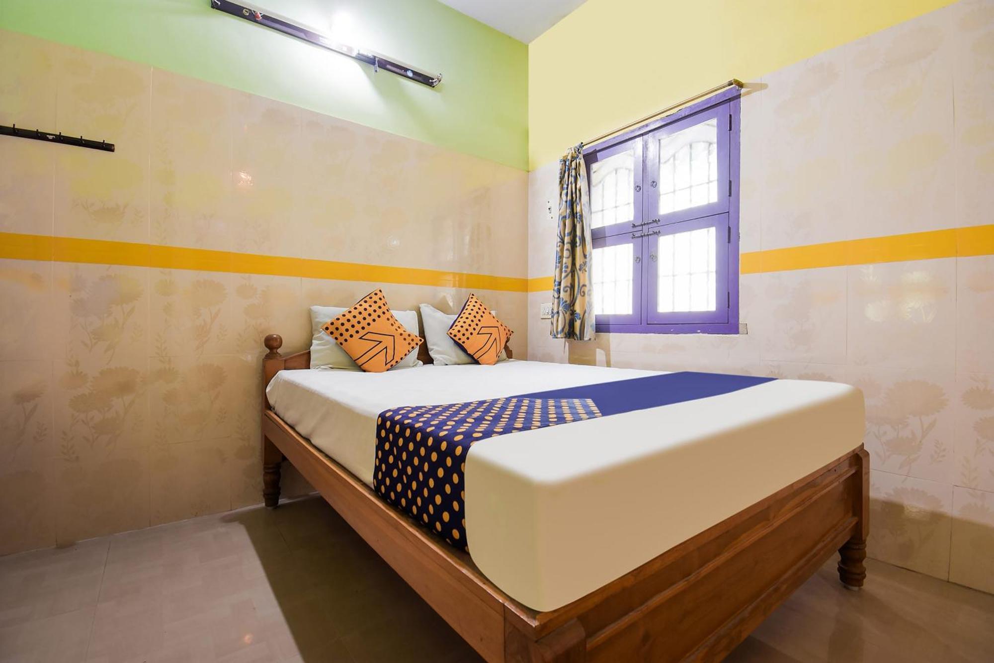 Hotel O K.S.Lodge Tribhuvanam Luaran gambar