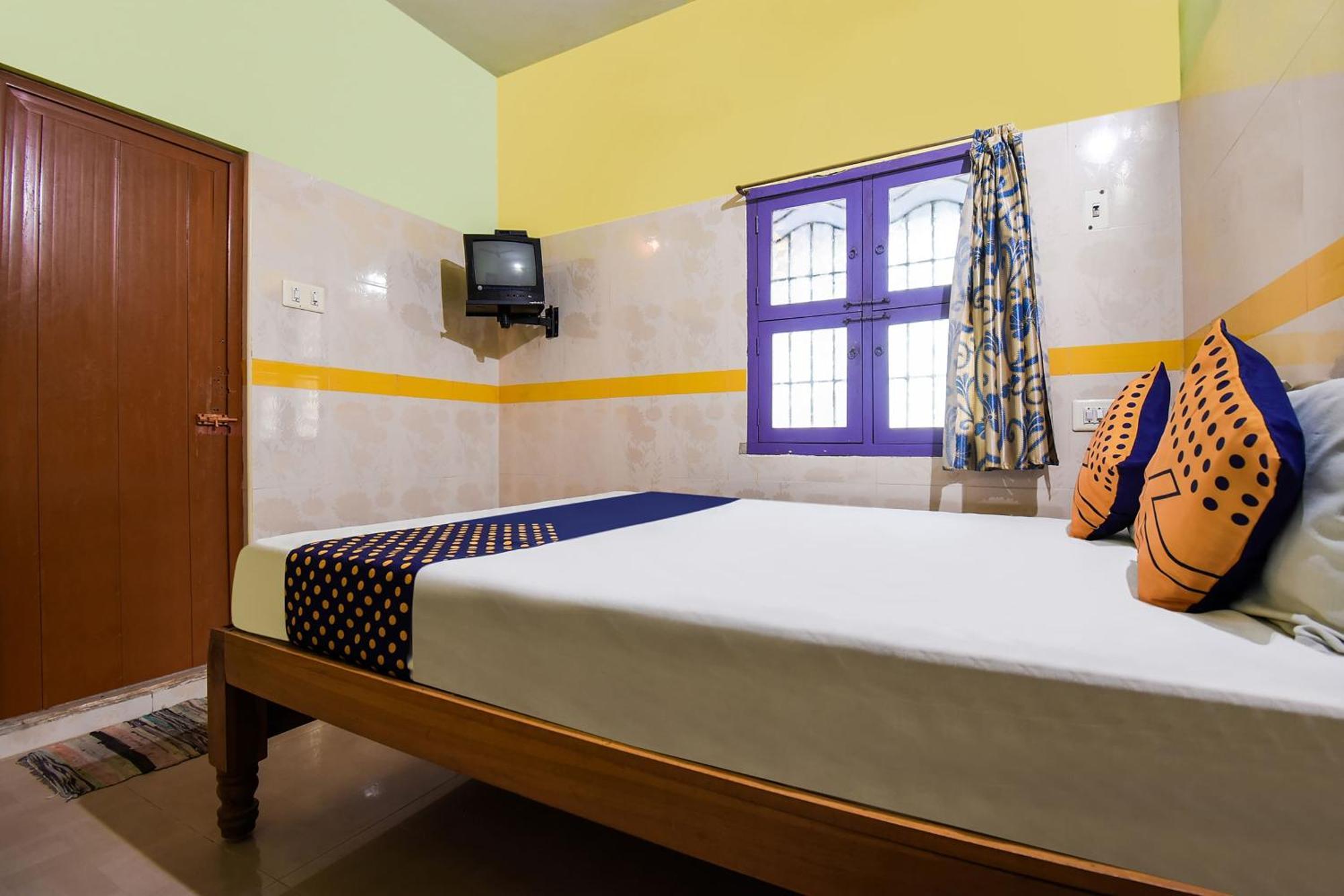 Hotel O K.S.Lodge Tribhuvanam Luaran gambar