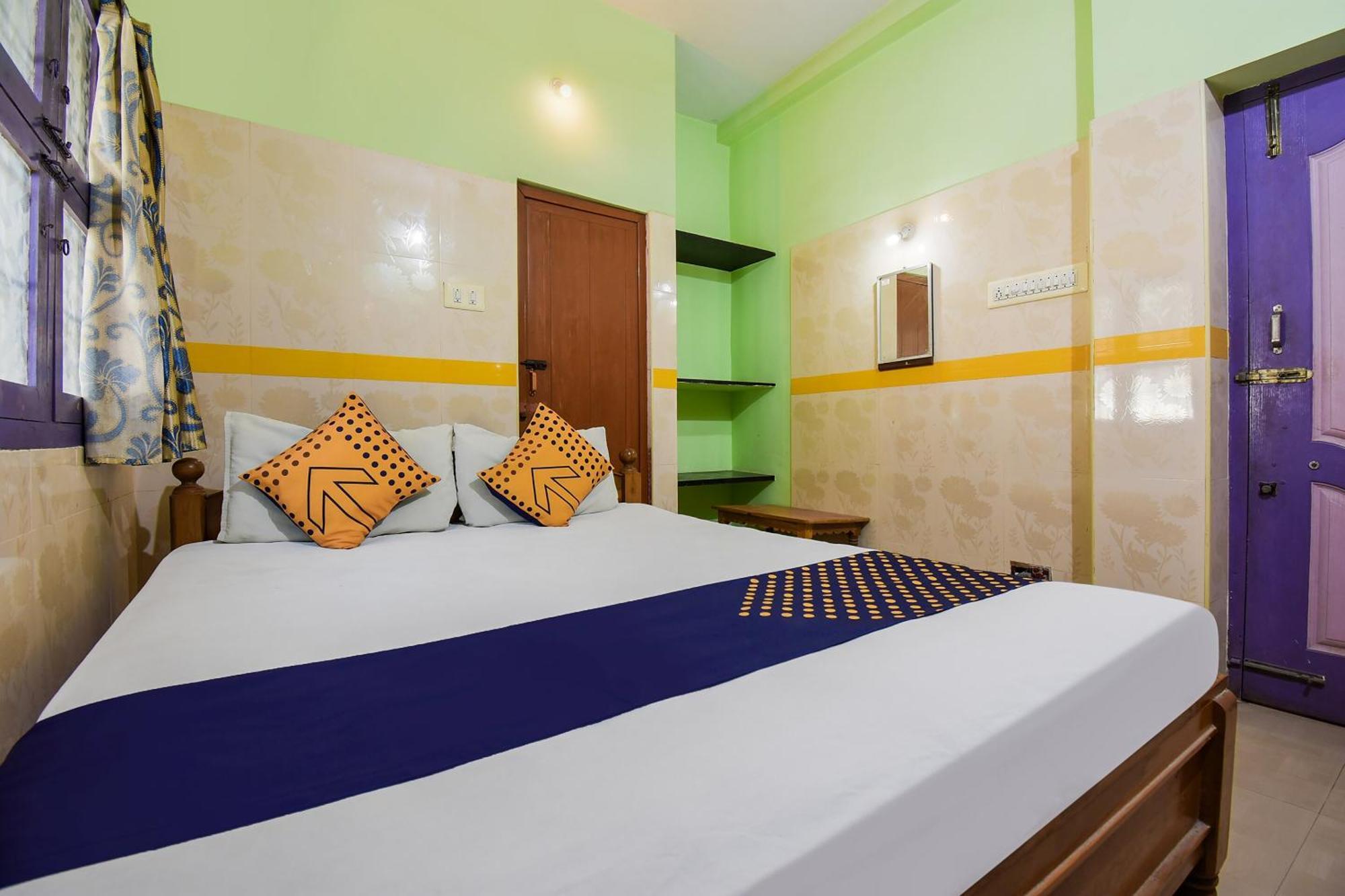Hotel O K.S.Lodge Tribhuvanam Luaran gambar