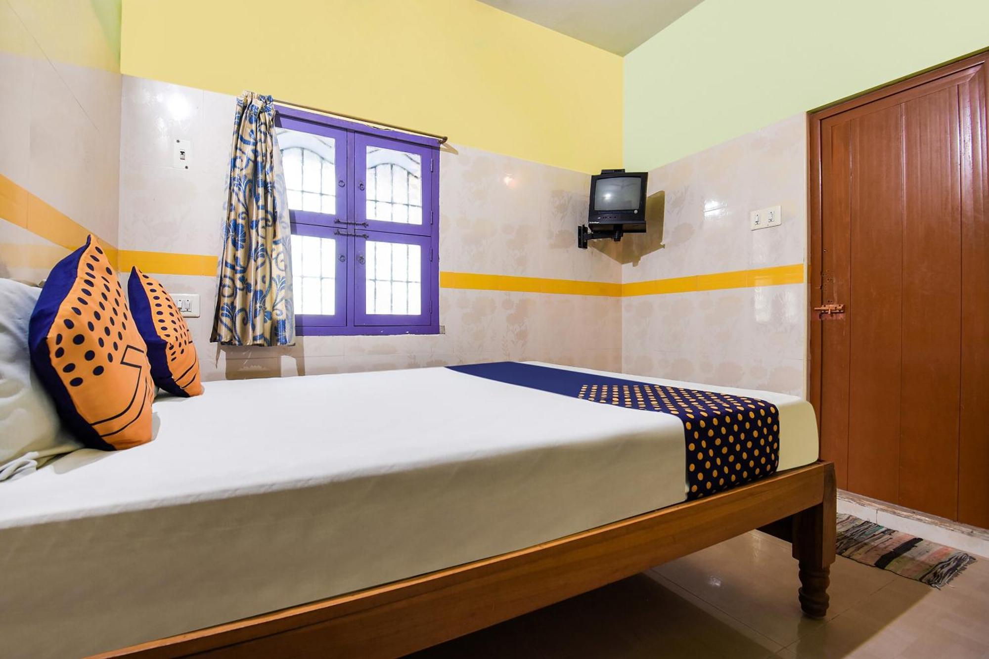 Hotel O K.S.Lodge Tribhuvanam Luaran gambar
