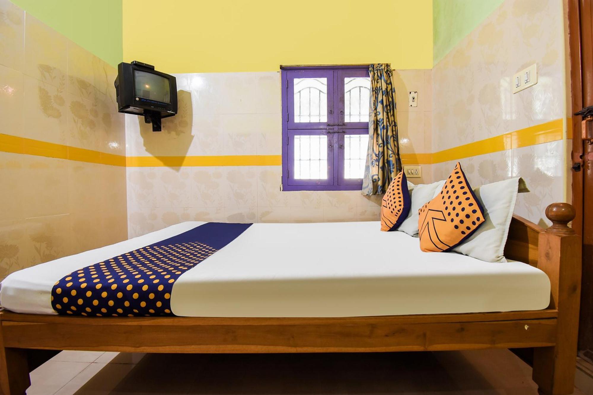 Hotel O K.S.Lodge Tribhuvanam Luaran gambar